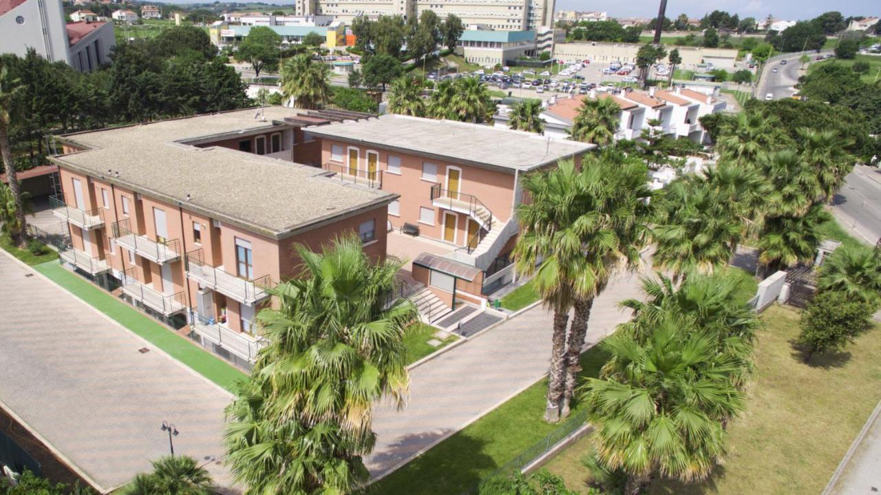 Residence Villaggio Del Sole 泰尔莫利 外观 照片