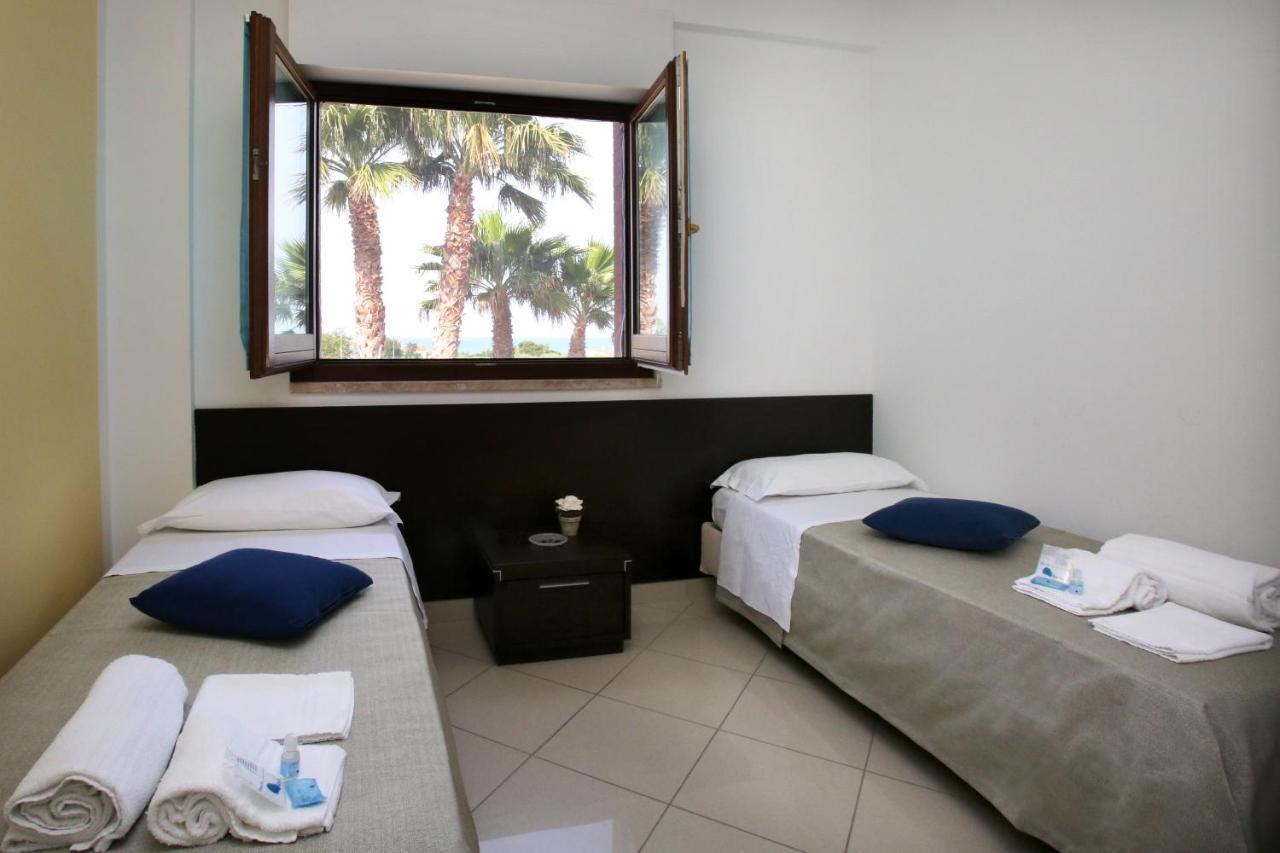 Residence Villaggio Del Sole 泰尔莫利 外观 照片